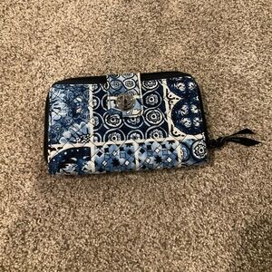 DONATING SOON! Vera Bradley Turnlock Wallet